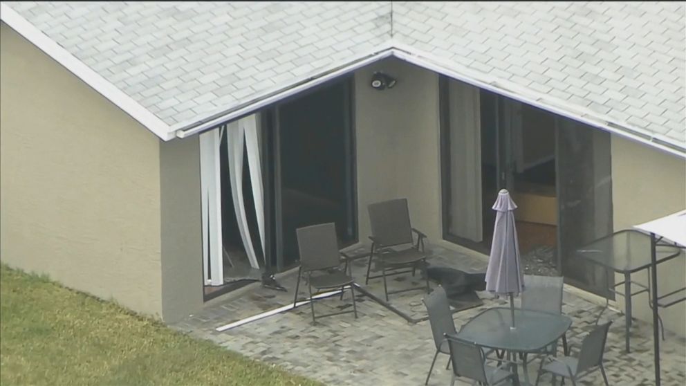 Home Intruder Porn Captions - Man Fatally Shoots Home Intruder While on Phone With 911 ...