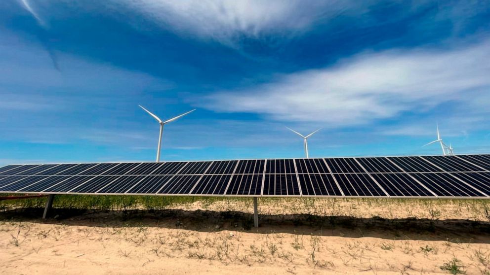 La petite ville de l’Oregon accueille la première usine «hybride» éolienne-solaire-batterie