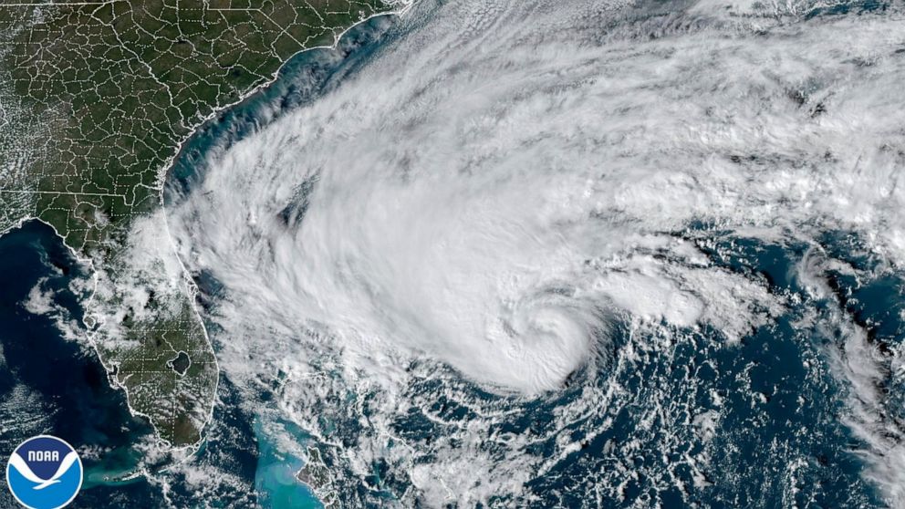 La tempête tropicale Nicole force des évacuations aux Bahamas, en Floride