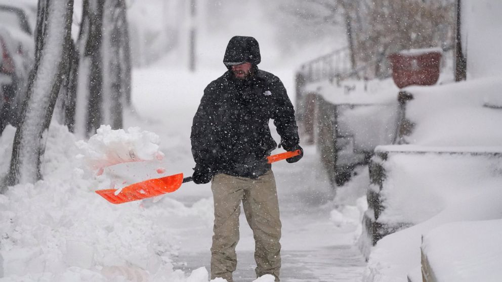  Winter storm closes roads in Wyoming, Colorado, Nebraska