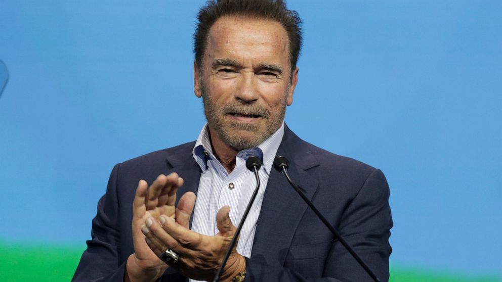 Arnold Schwarzenegger dit à Poutine en vidéo : Arrêtez cette guerre