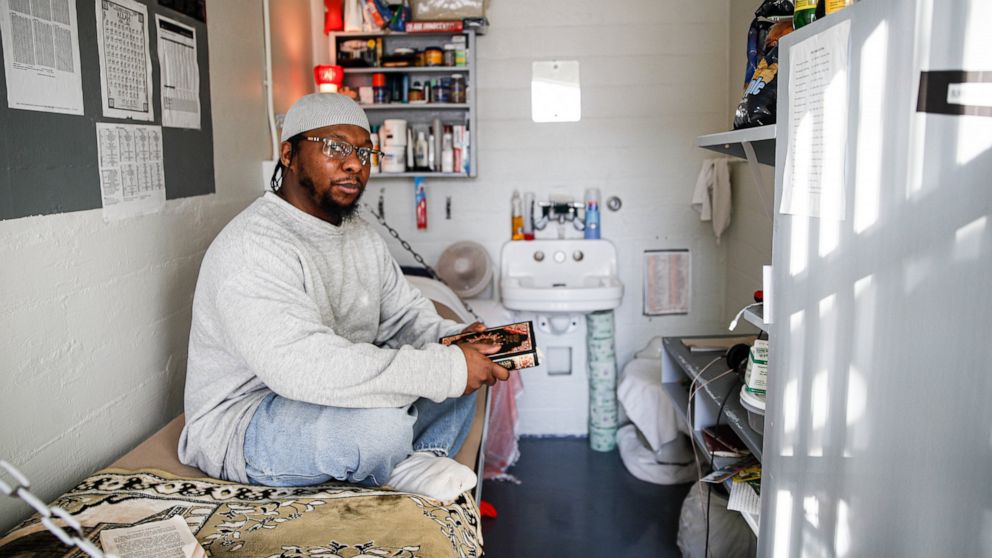  Legal panel: Free Minneapolis man jailed for life as teen