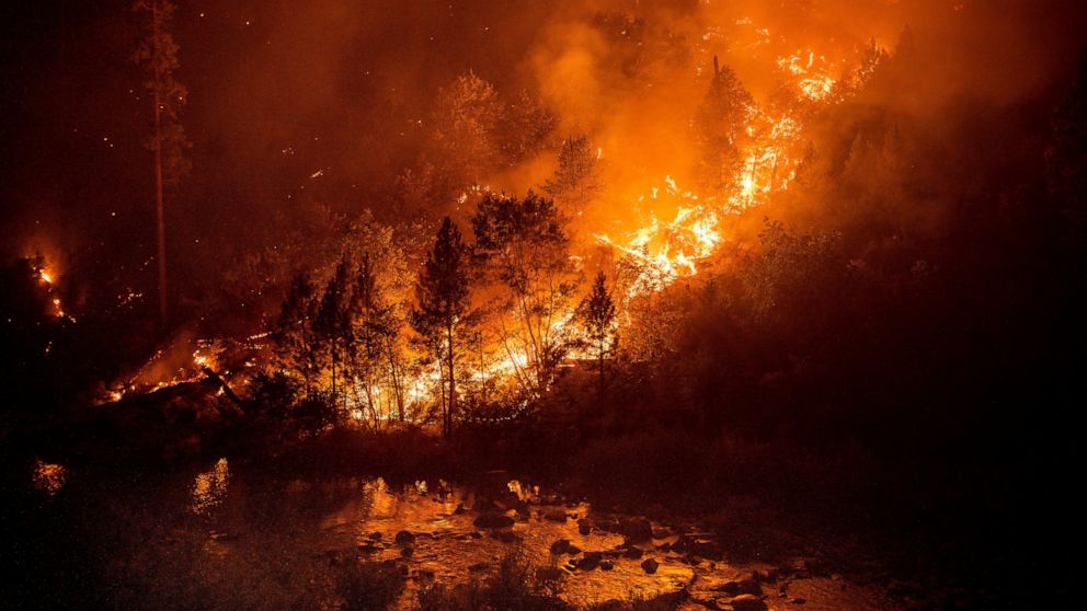  Crews battle to protect Lake Tahoe region from wildfire