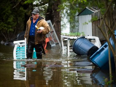 2 Michigan dams breached, thousands evacuated amid flooding