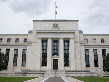 How higher Fed rates stand to affect Americans' finances thumbnail