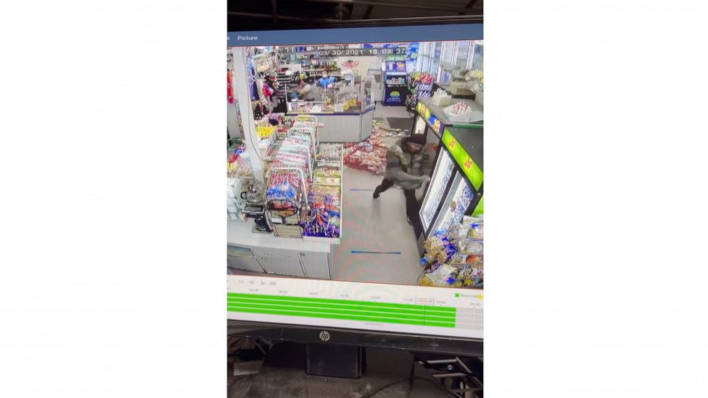 Police: Man with pole throws away supermarket in Asian hands