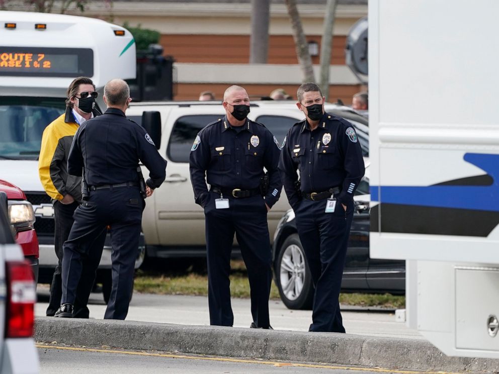 Fbi 2 Agents Killed 3 Wounded Suspect Dead In Florida Abc News