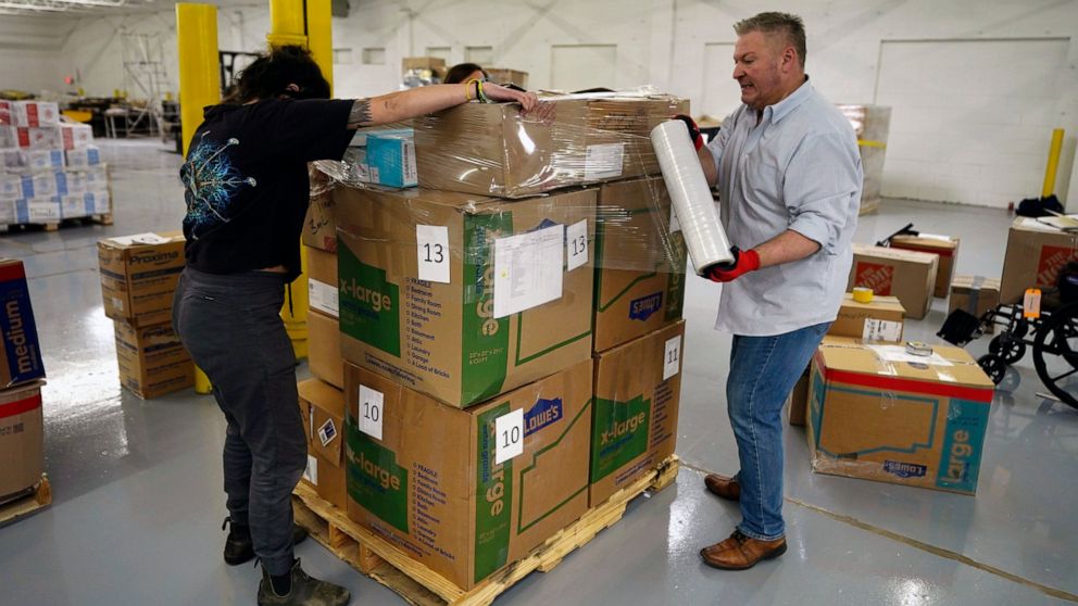 Donations for Ukrainians pour into Detroit-area warehouse Donations for Ukrainians pour into Detroit-area warehouse