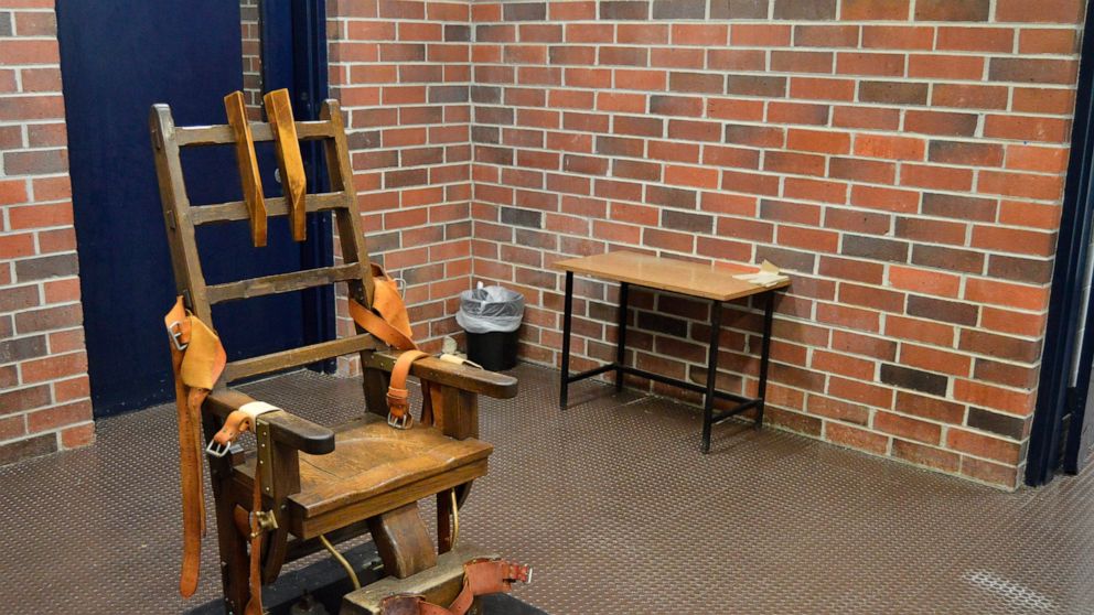  South Carolina House approves firing squad amid lack of lethal-injection drugs; inmates can also choose electric chair