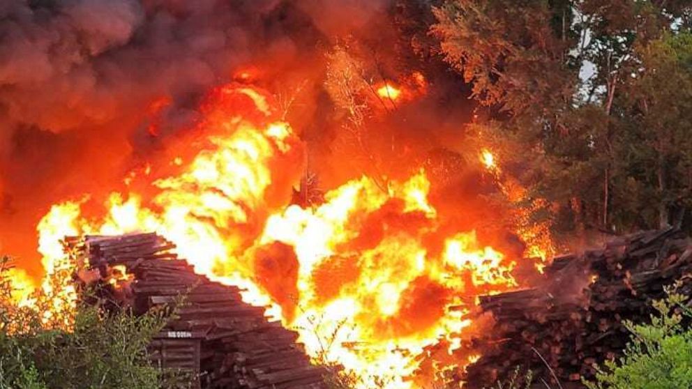  Huge blaze engulfs railroad tie recycling plant in Alabama