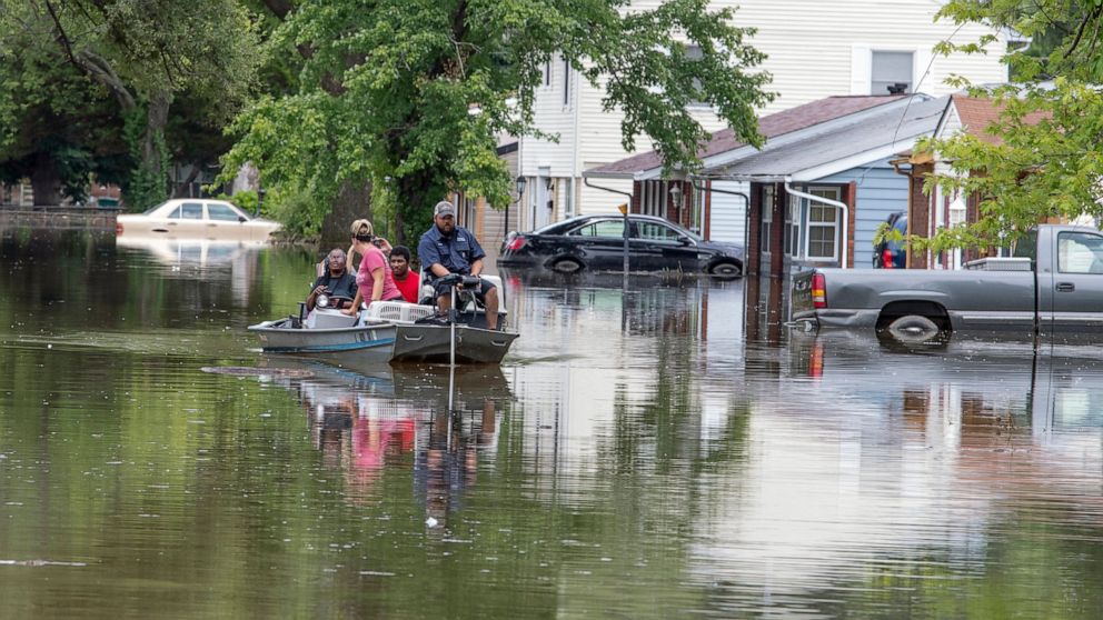  St. Louis region hit by more flooding, prompting rescues