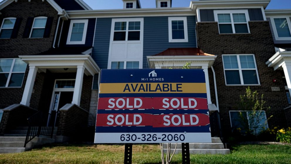  US average mortgage rates continue to fall; 30-year at 2.90%