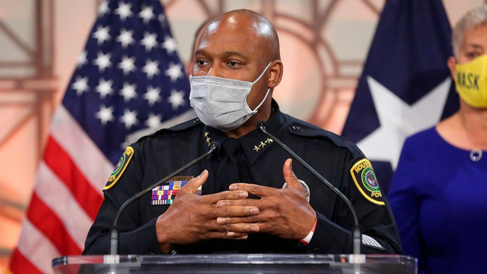  Houston mayor picks top commander as new police chief