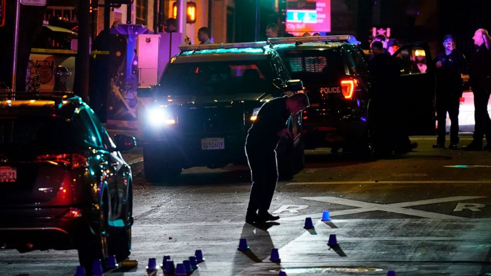 La police californienne recherche des tireurs qui ont tué 6 personnes et en ont blessé 12