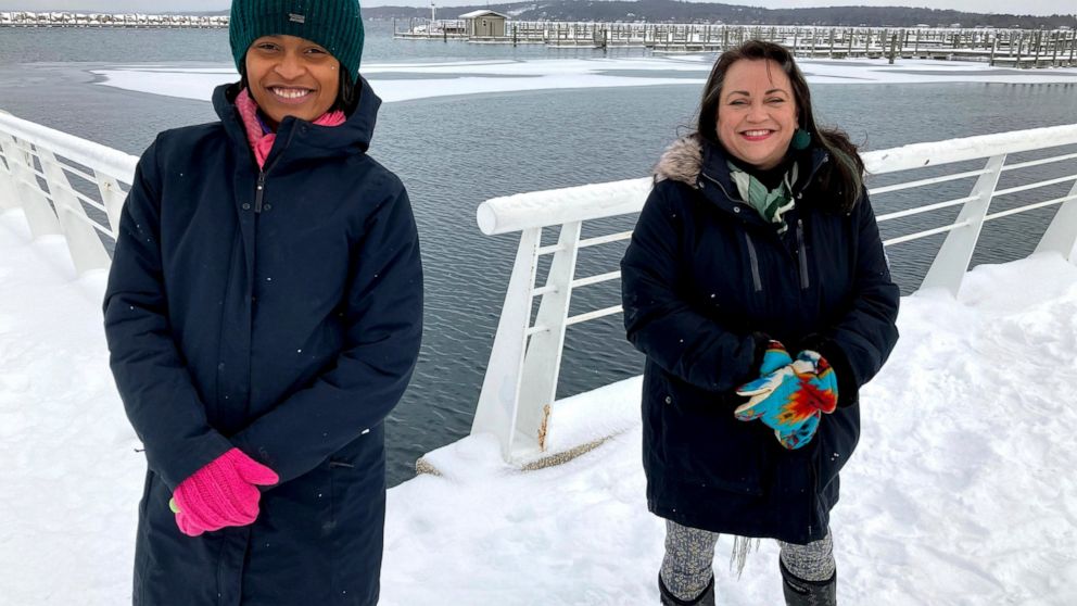  Gun provocation reveals tensions in Michigan tourist haven
