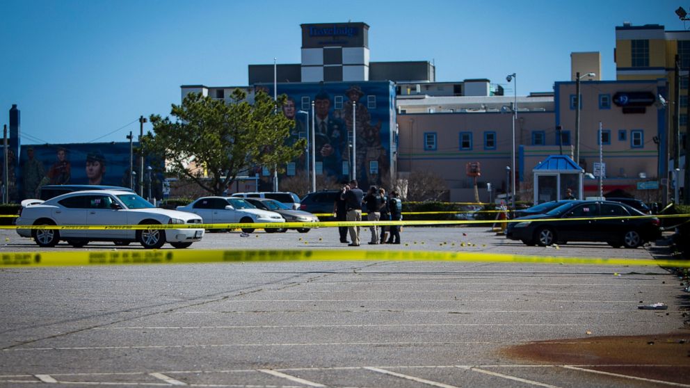 Police 2 Dead 3 Arrested In Virginia Beach Shootings Abc News