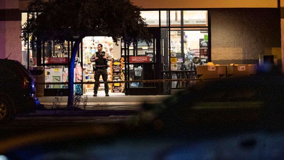 Police: Heroic Safeway employee confronted gunman in store - ABC News