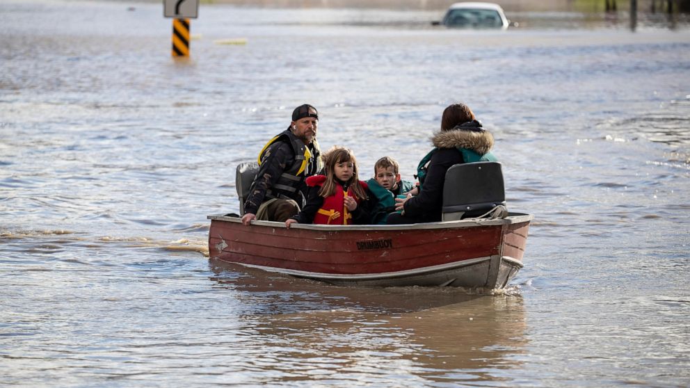  US Northwest, Canada devastated by flood, 1 death reported