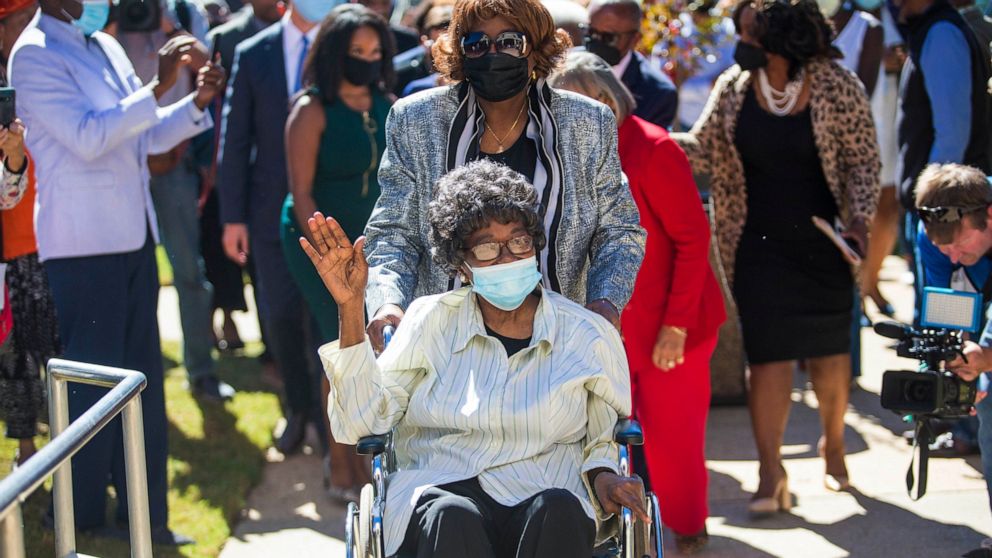  Judge clears 1955 court record of civil rights pioneer