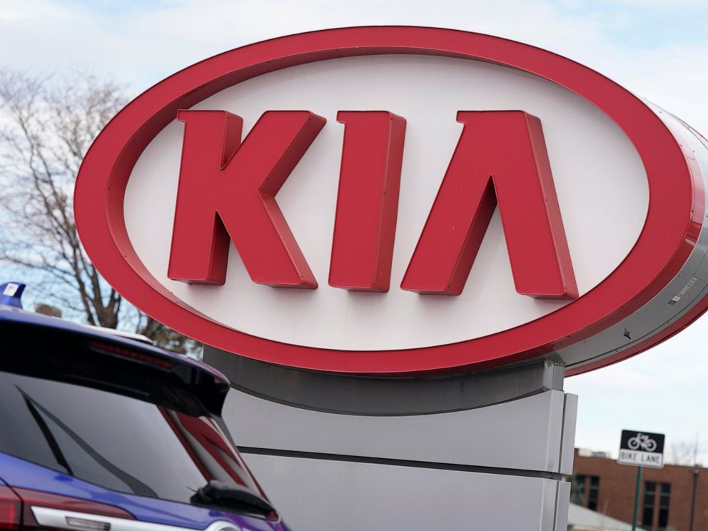 Kia Recalls Vehicles A 2nd Time Owners Should Park Outside Abc News