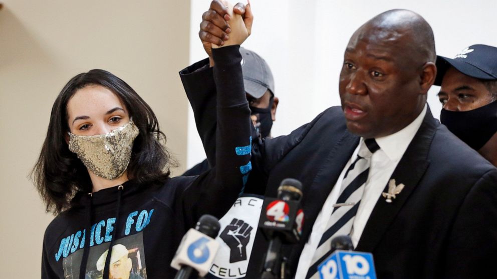  Uphill battle to convict cop who shot Andre Hill, data shows