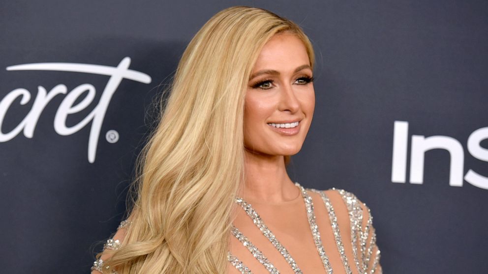  Paris Hilton reveals engagement to entrepreneur Carter Reum
