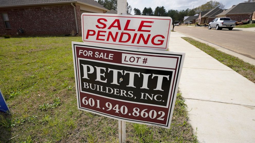  US long-term mortgage rates edge higher; 30-year at 3.09%