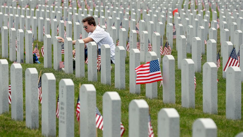 A Nation Slowly Emerging From Pandemic Honors Memorial Day Abc News