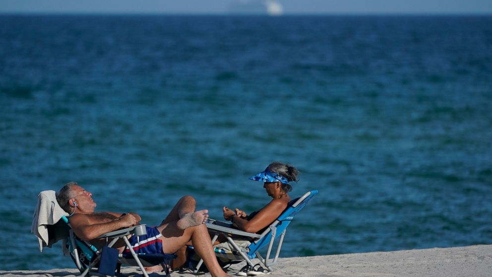  Dangerous heat wave descends on parts of Midwest and South