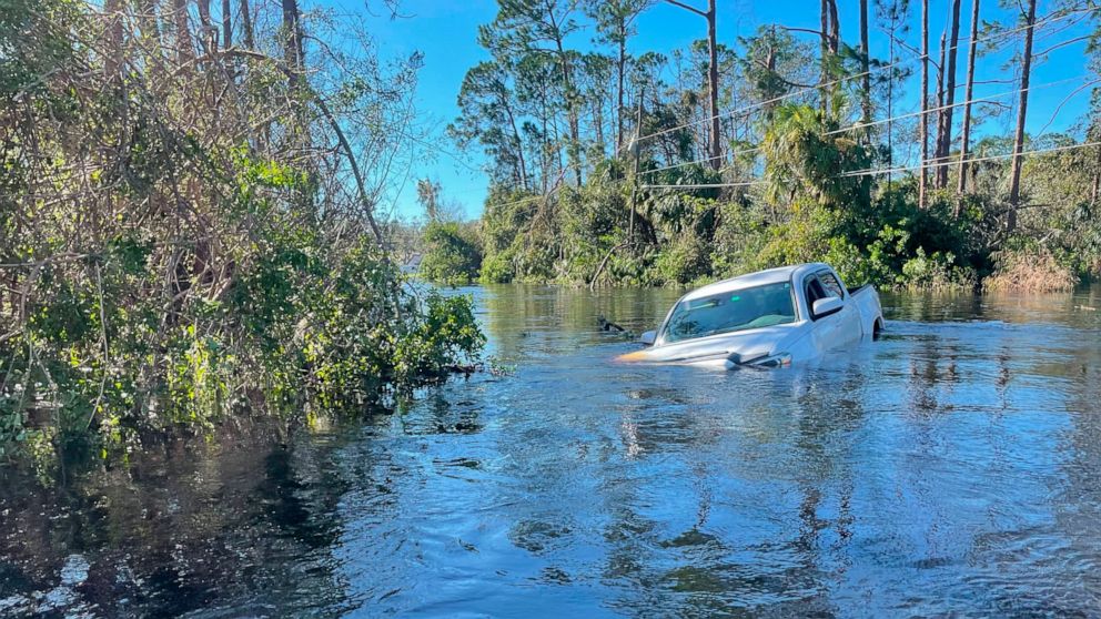 After Ian, river flooding threatens Florida inland towns