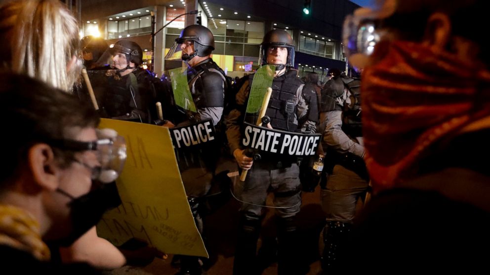 Louisville PD apologizes for targeting news crew at protest - ABC News