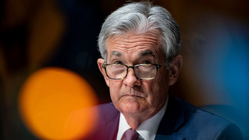 Even as economy heats up, Fed to stick with near-zero rates