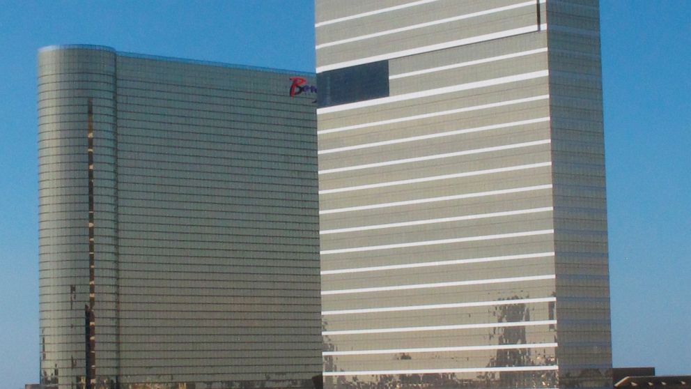  Suit: MGM paid problem gambler to not report online glitches