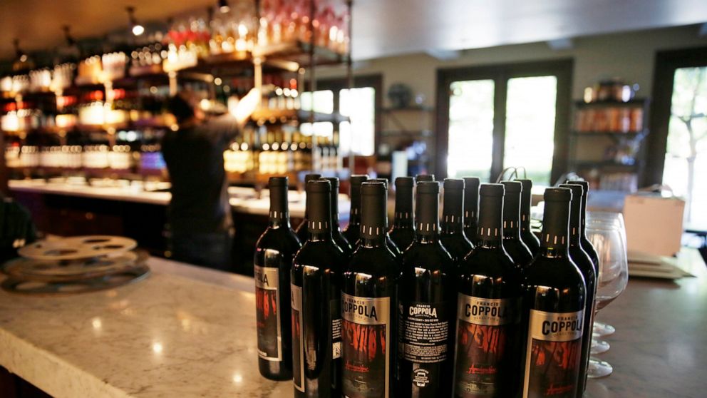 La Californie pourrait ajouter du vin et des bouteilles d’alcool au programme de recyclage