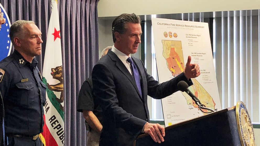 California governor "owns" blackouts, takes political risk thumbnail