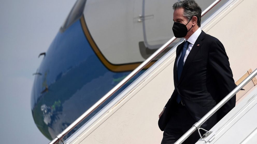  Blinken competes with top Russian official in Indonesia