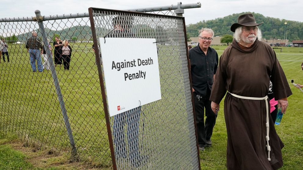  Attorneys want moratorium, probe after execution halted