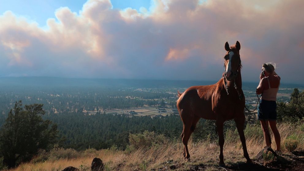  Northern Arizona watches winds as Western wildfires blaze