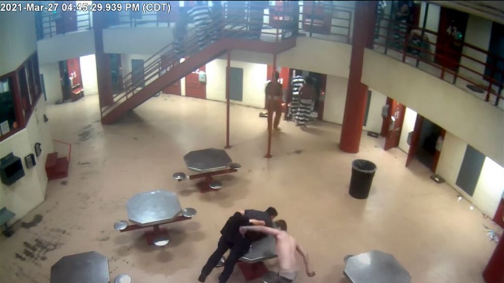  Video shows Oklahoma jailer being brutalized by inmates