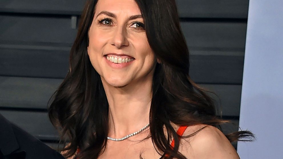 MacKenzie Bezos, MacKenzie Scott
