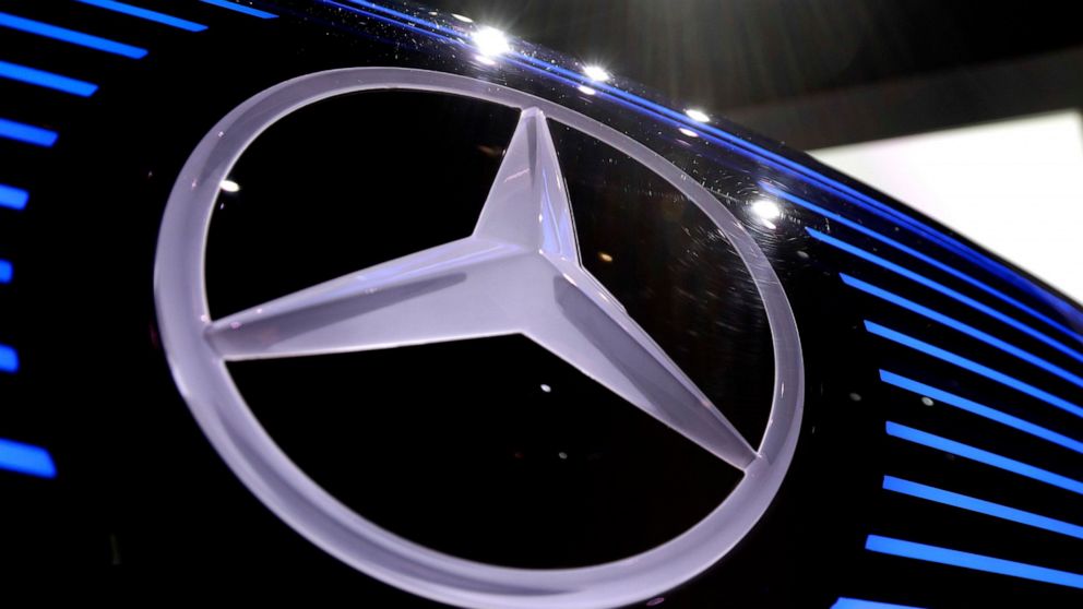  US probing whether Mercedes vans can roll away unexpectedly