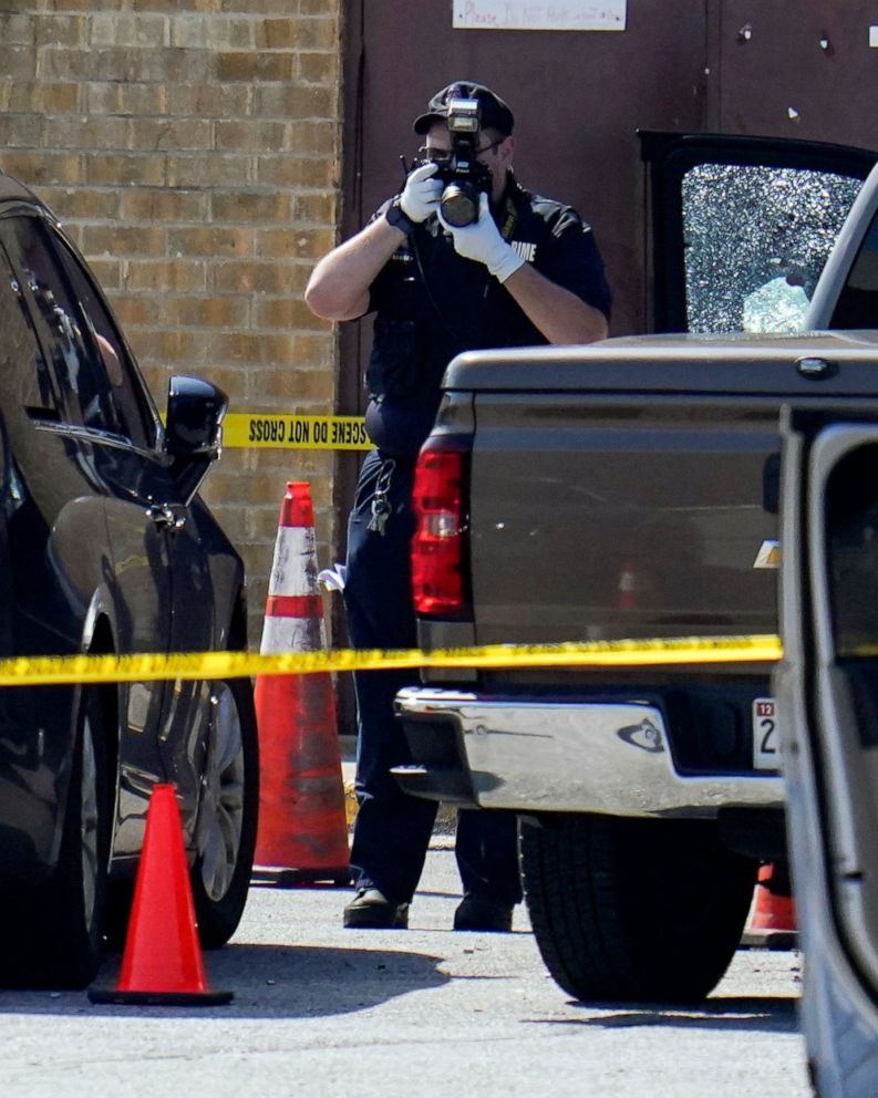 2 Baltimore Officers On Us Task Force Shot Suspect Killed Abc News