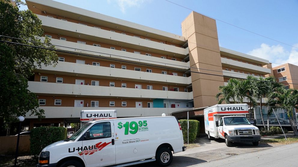 Les résidents évacués des appartements de Floride jugés dangereux