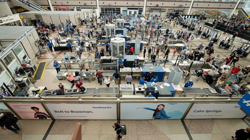 Canceled flights mar first weekend of summer for travelers