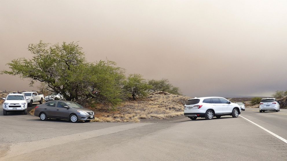  Huge California fire grows as heat spikes again across state