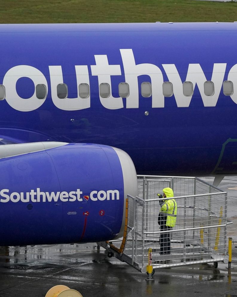 Woman Charged With Assaulting Southwest Flight Attendant Abc News