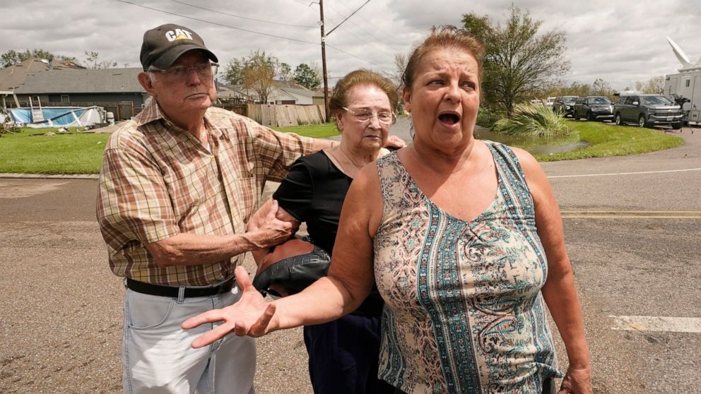  Ida inundates areas around New Orleans while sparing city