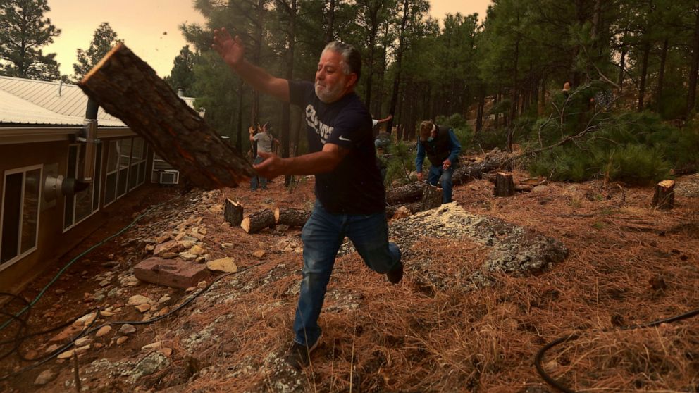 Les incendies de forêt dans le nord-est du Nouveau-Mexique devraient continuer de croître