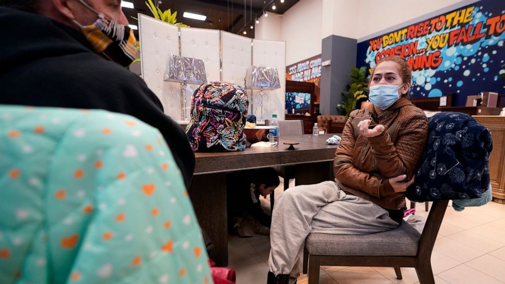  Houston furniture store offers shelter after winter storm