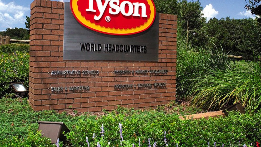  Tyson raising pay to keep up as US chicken demand soars